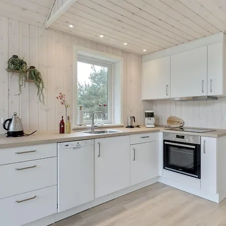Hilje - 350m From The Sea By Interhome